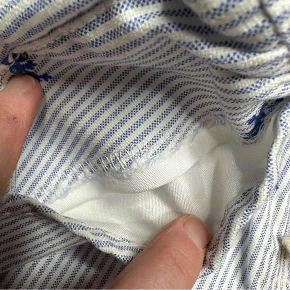 The Children’s Place Shorts Pinstripe With Lizards Blue & White Size 5T - Picture 7 of 16